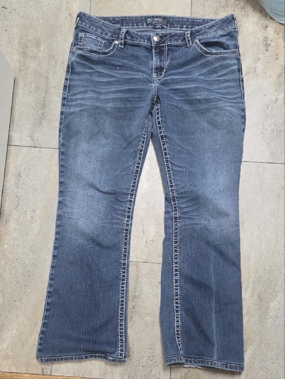 - Silver Jeans Women's Faded Blue Bootcut Jeans